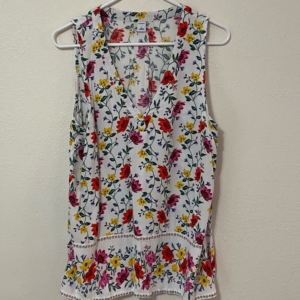 Old Navy large tank.